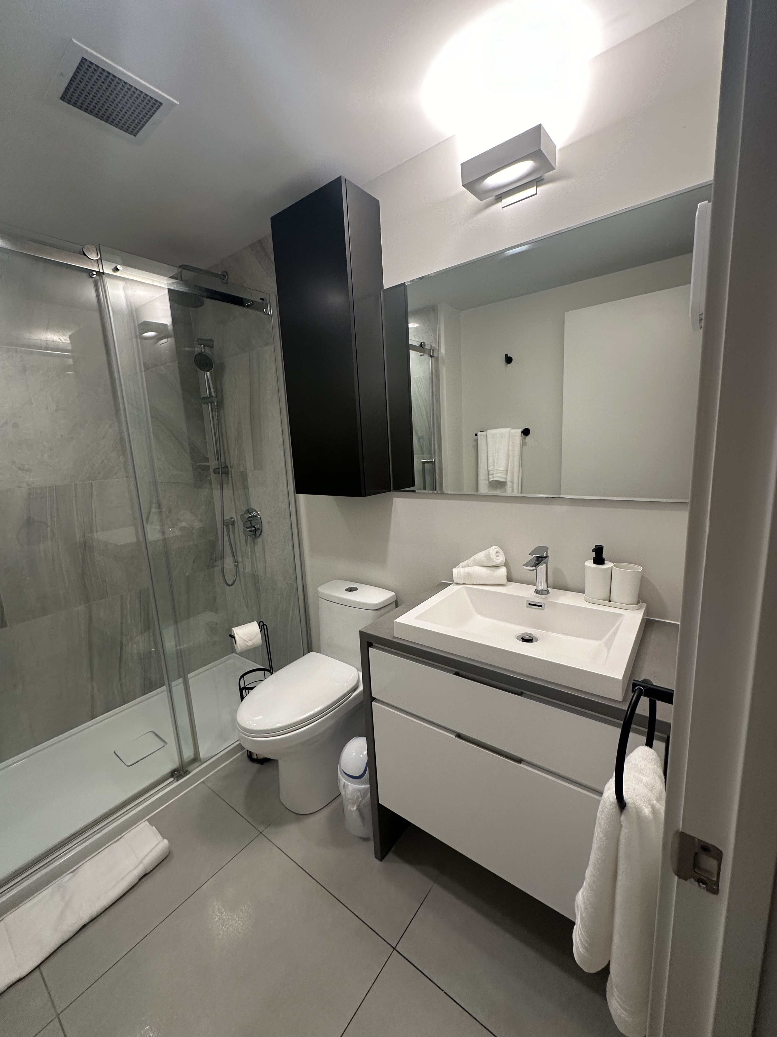 tour-des-canadiens_10A_washroom