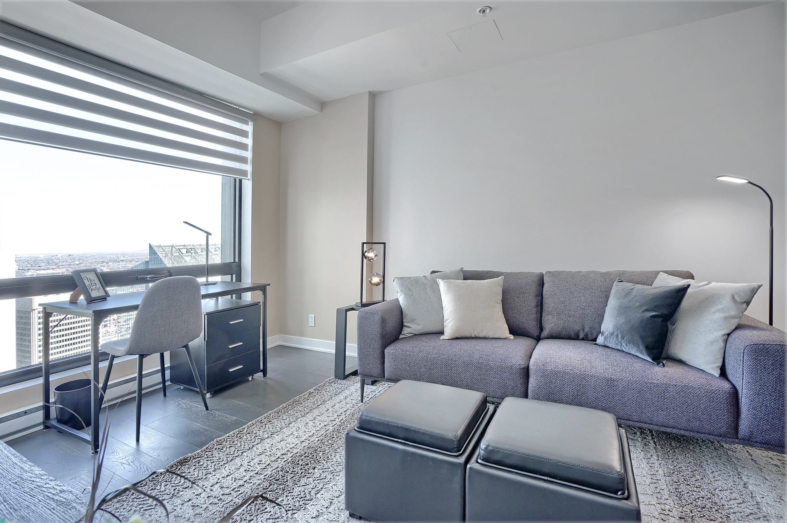 tour-des-canadiens_3902_study_table