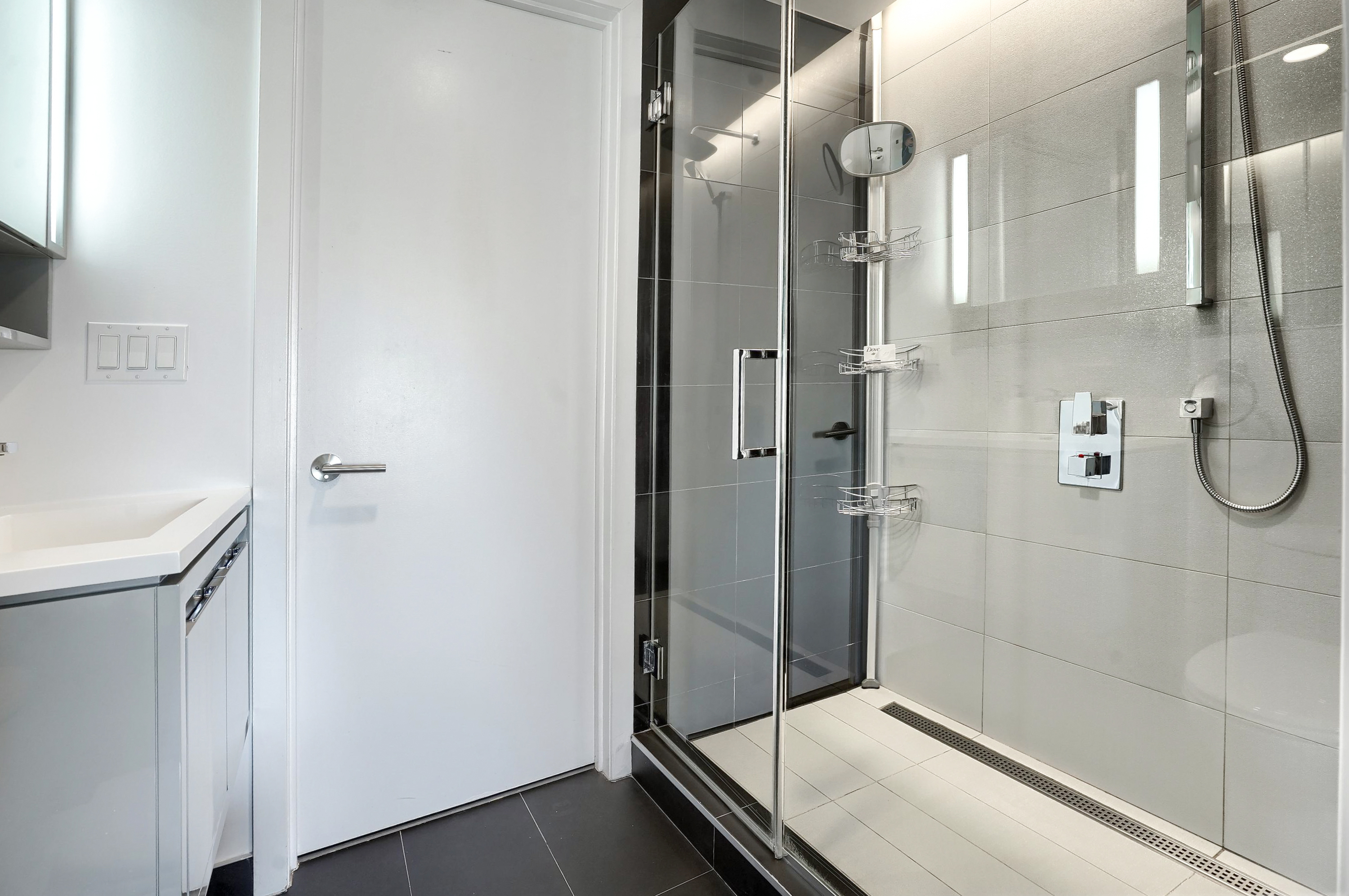 tour-des-canadiens_3902_washroom2