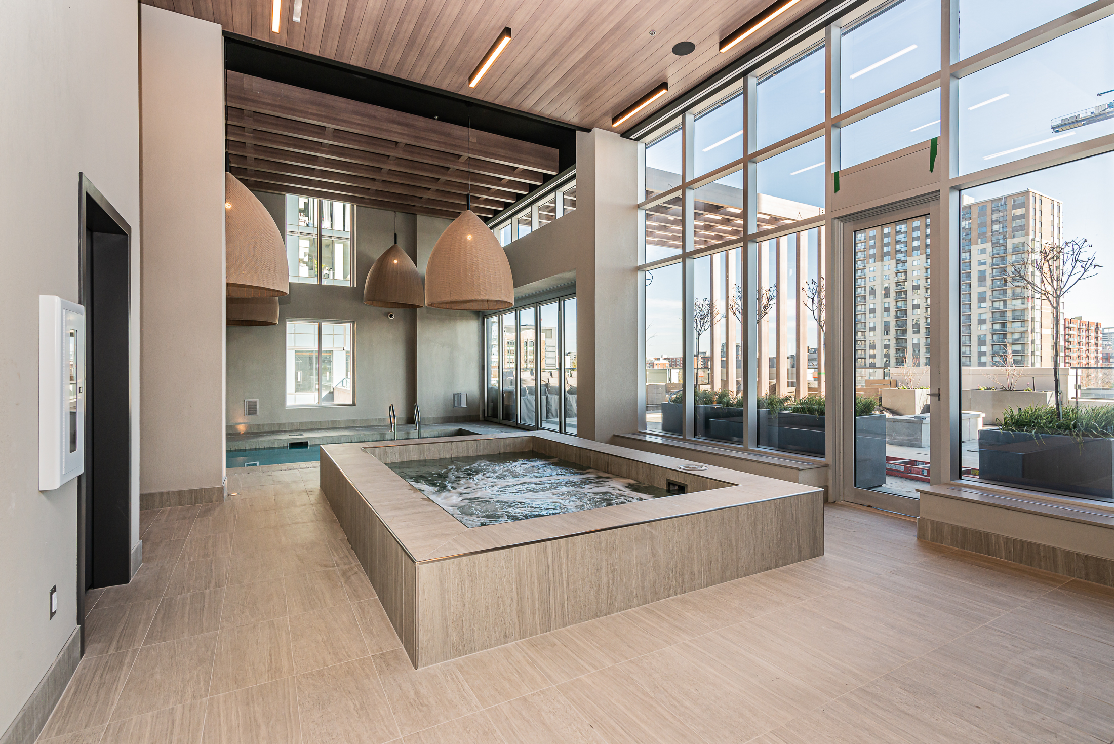 tour-des-canadiens_48A_swimming_pots