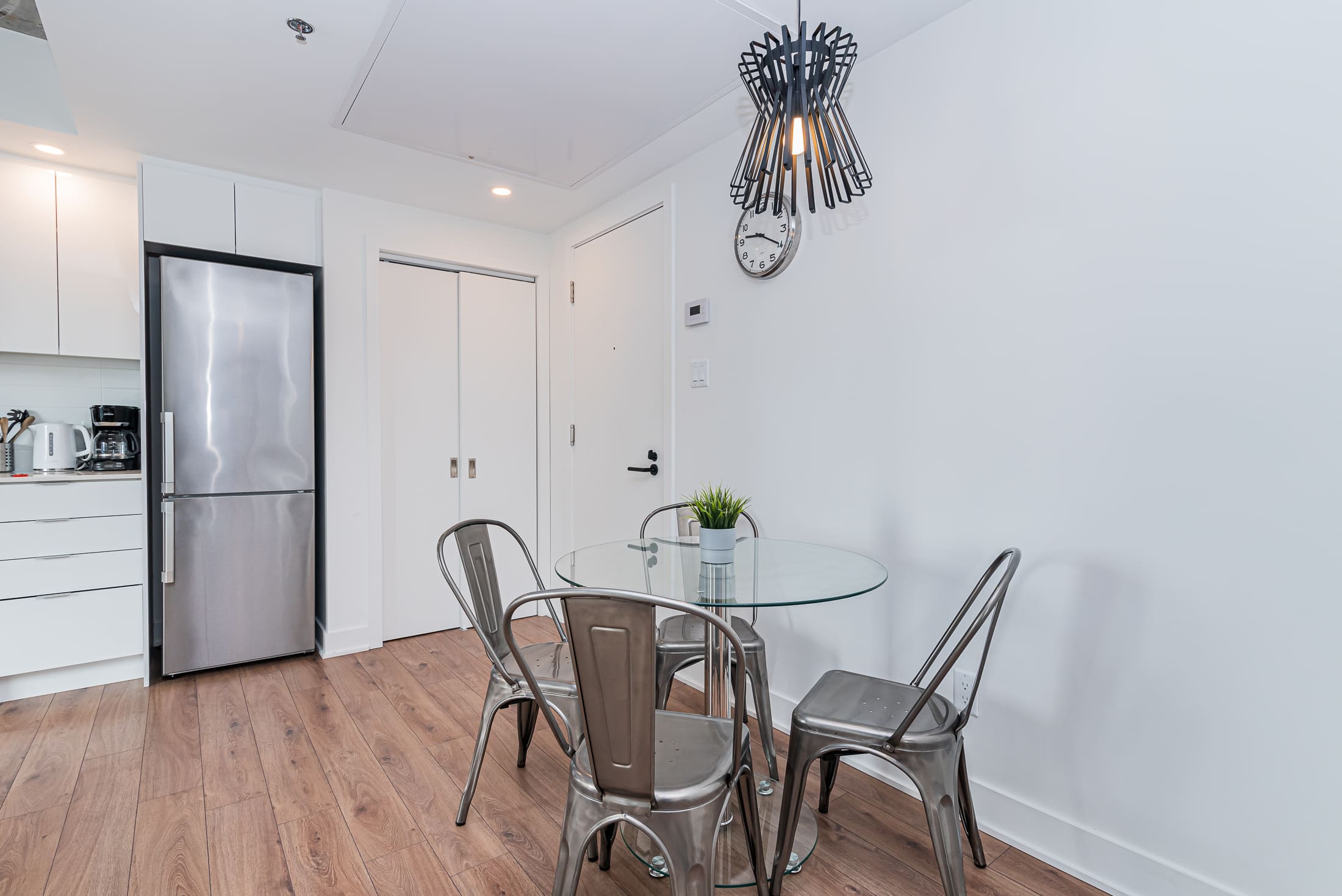 zenith__10A_kitchen_dinning