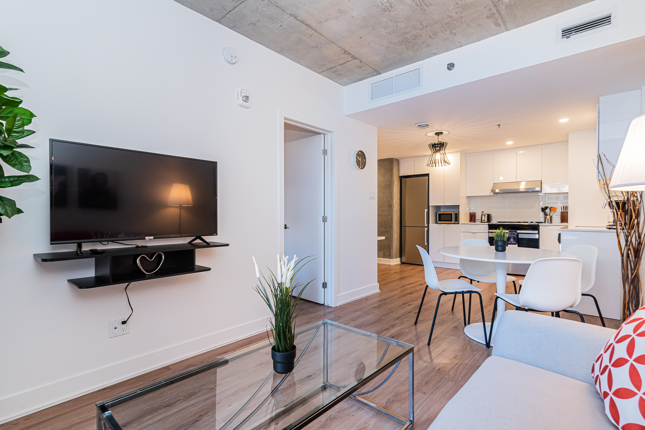 zenith__2B_living_room5