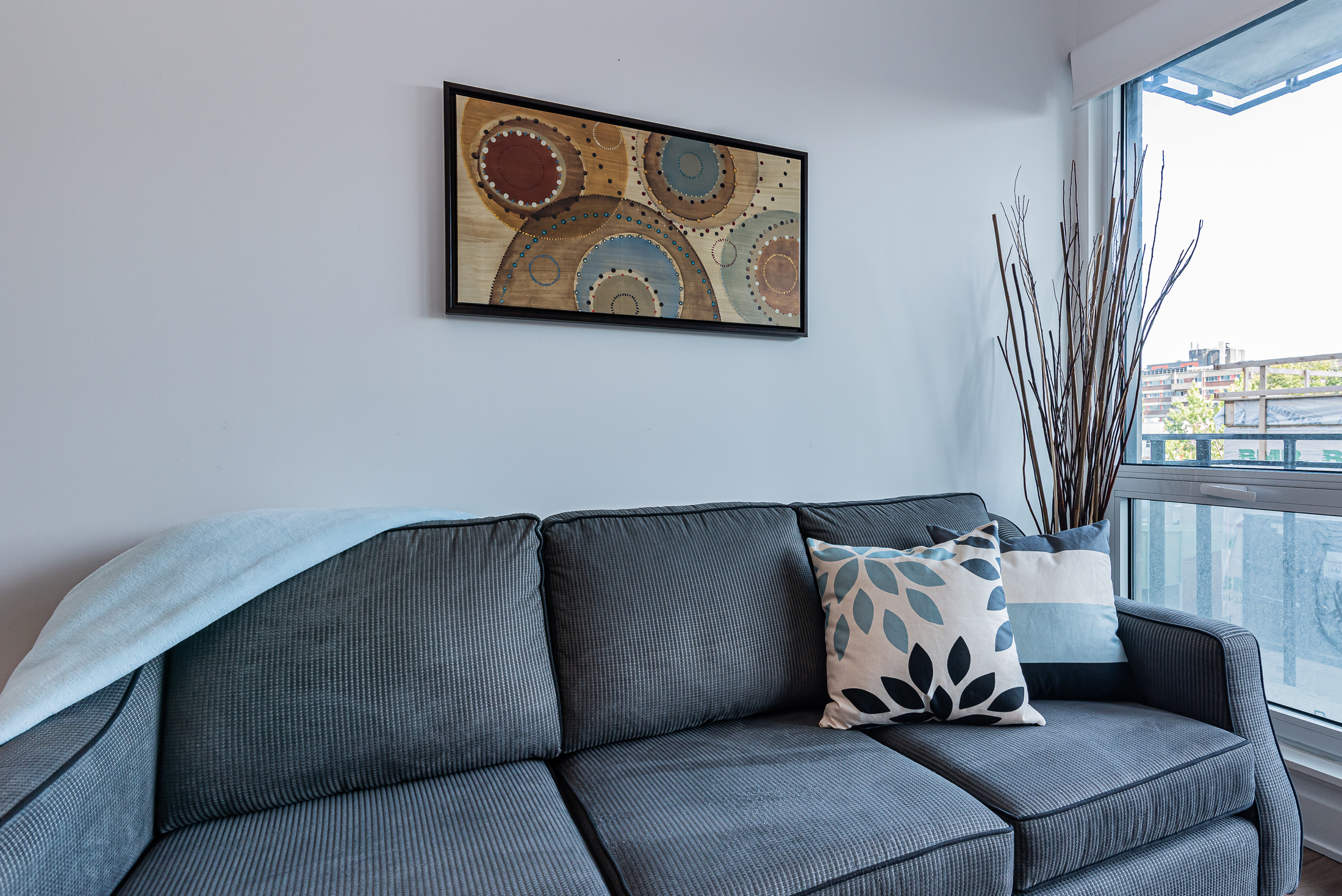 zenith__4A-living_area2