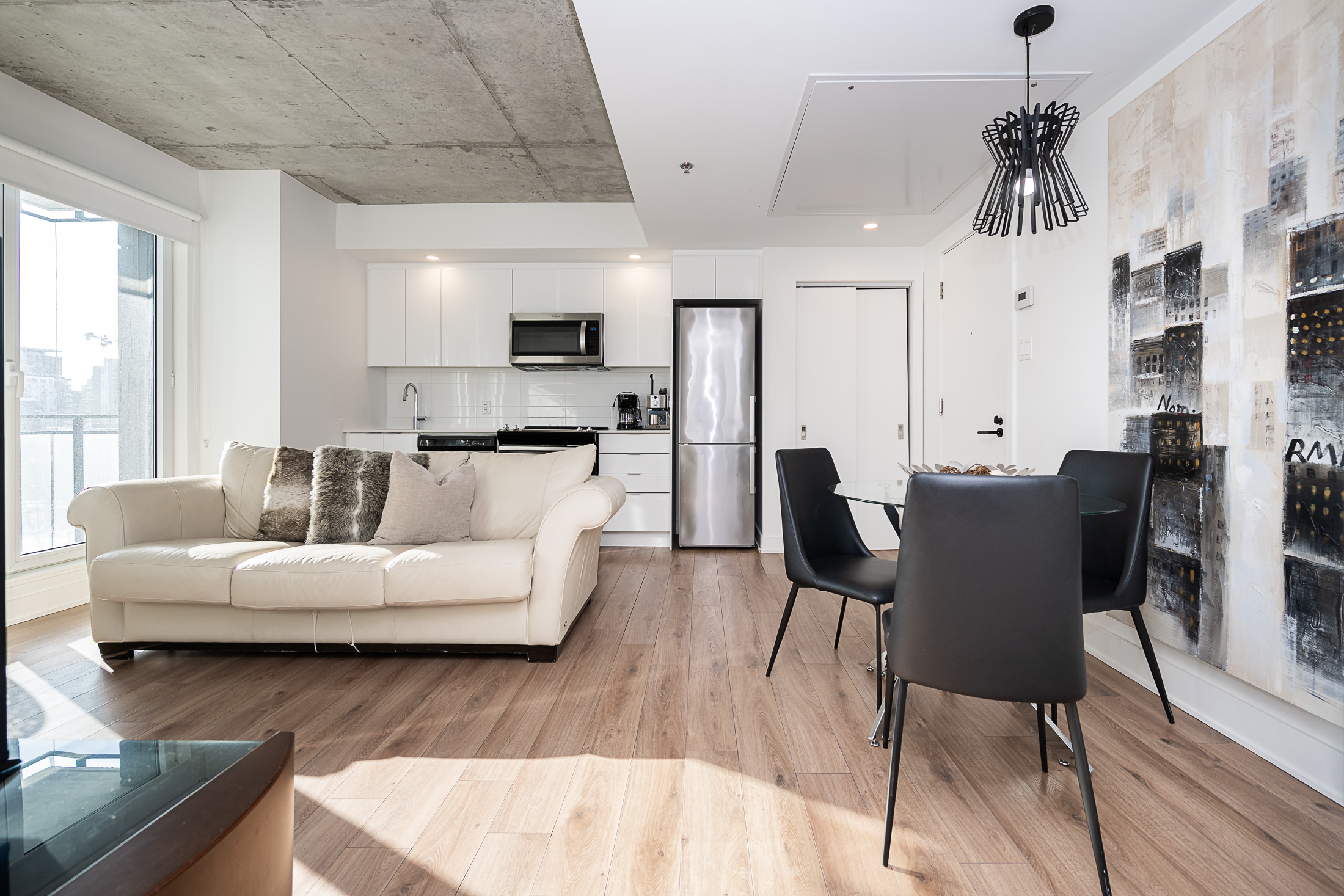 zenith__6A_living_room_sitting2