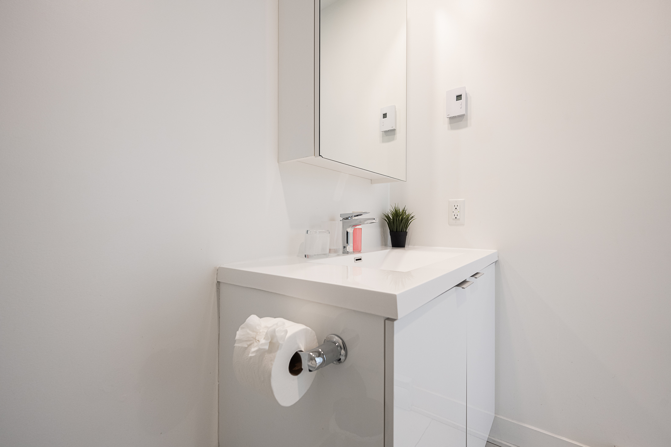 zenith__6A_toilet_area