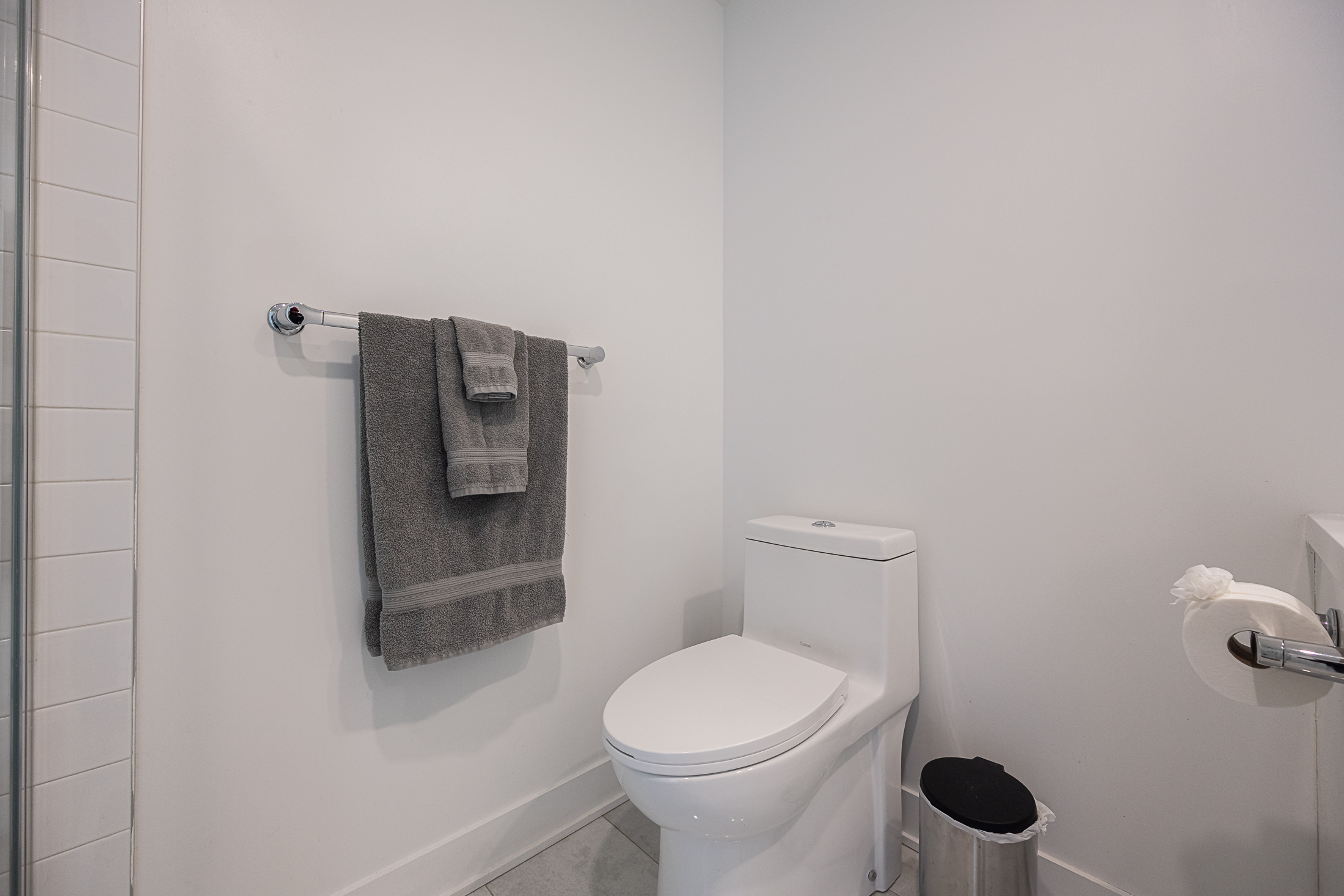 zenith__6A_toilet_area2