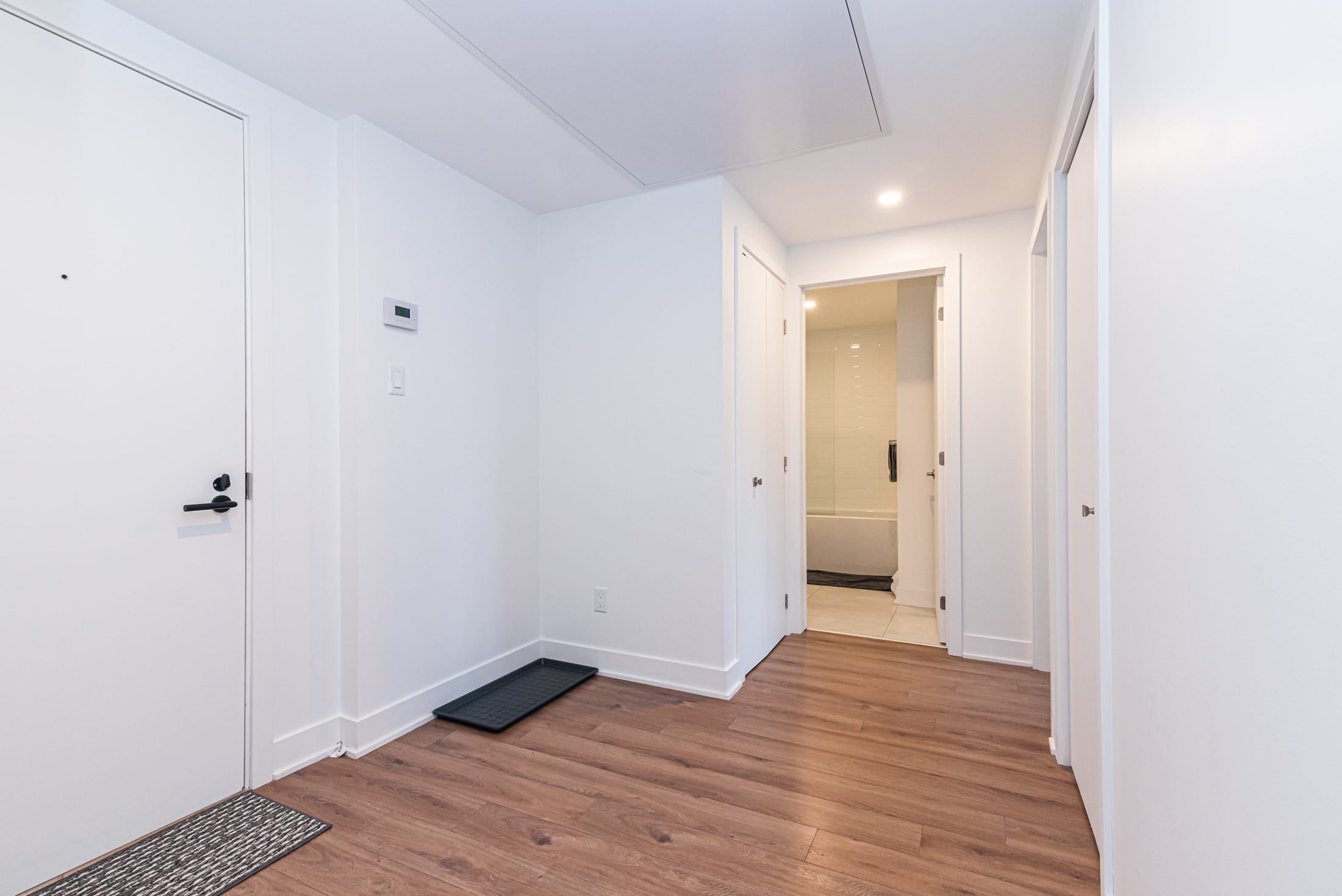 zenith__7A_outside_door