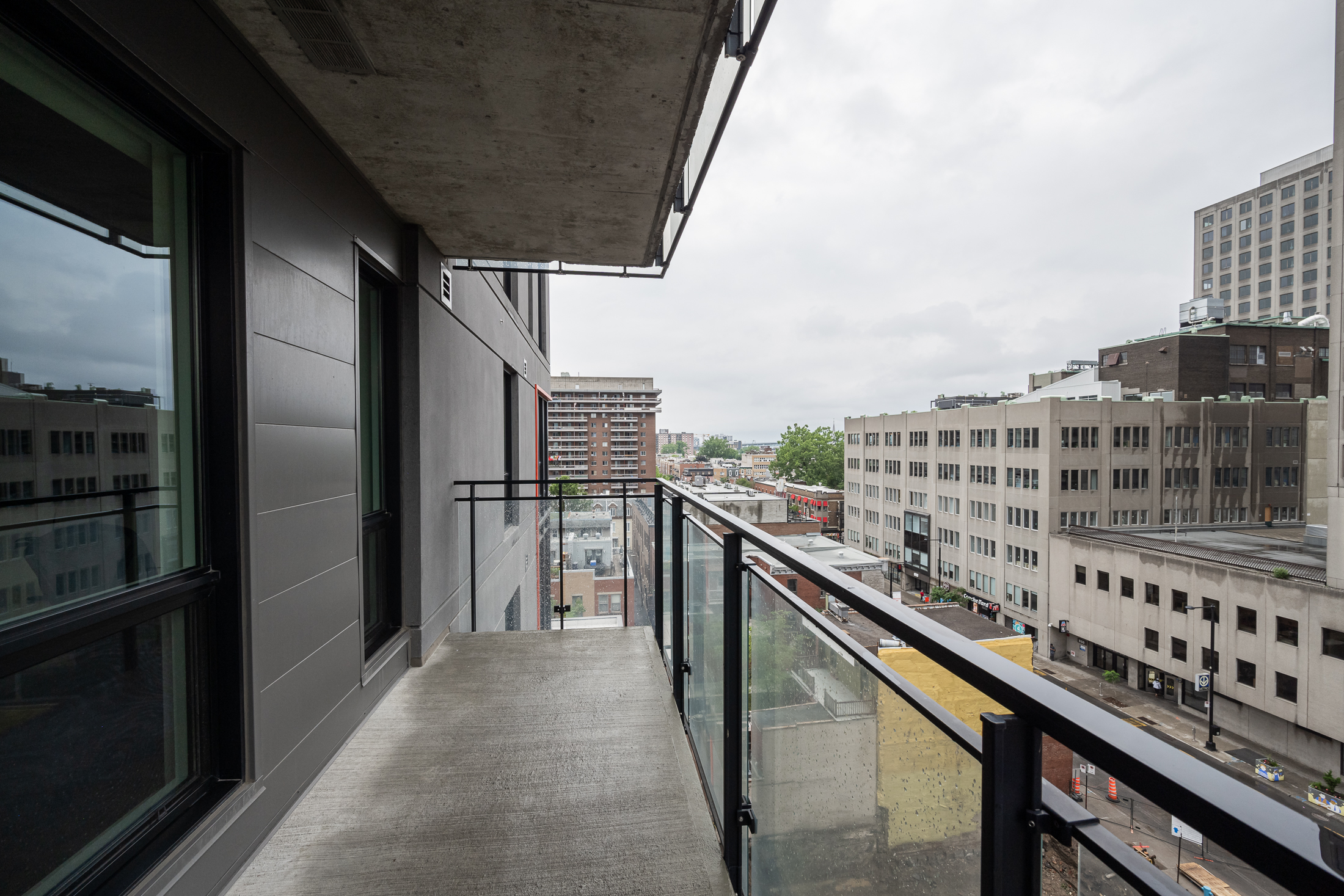 zenith__8A_balcony_area