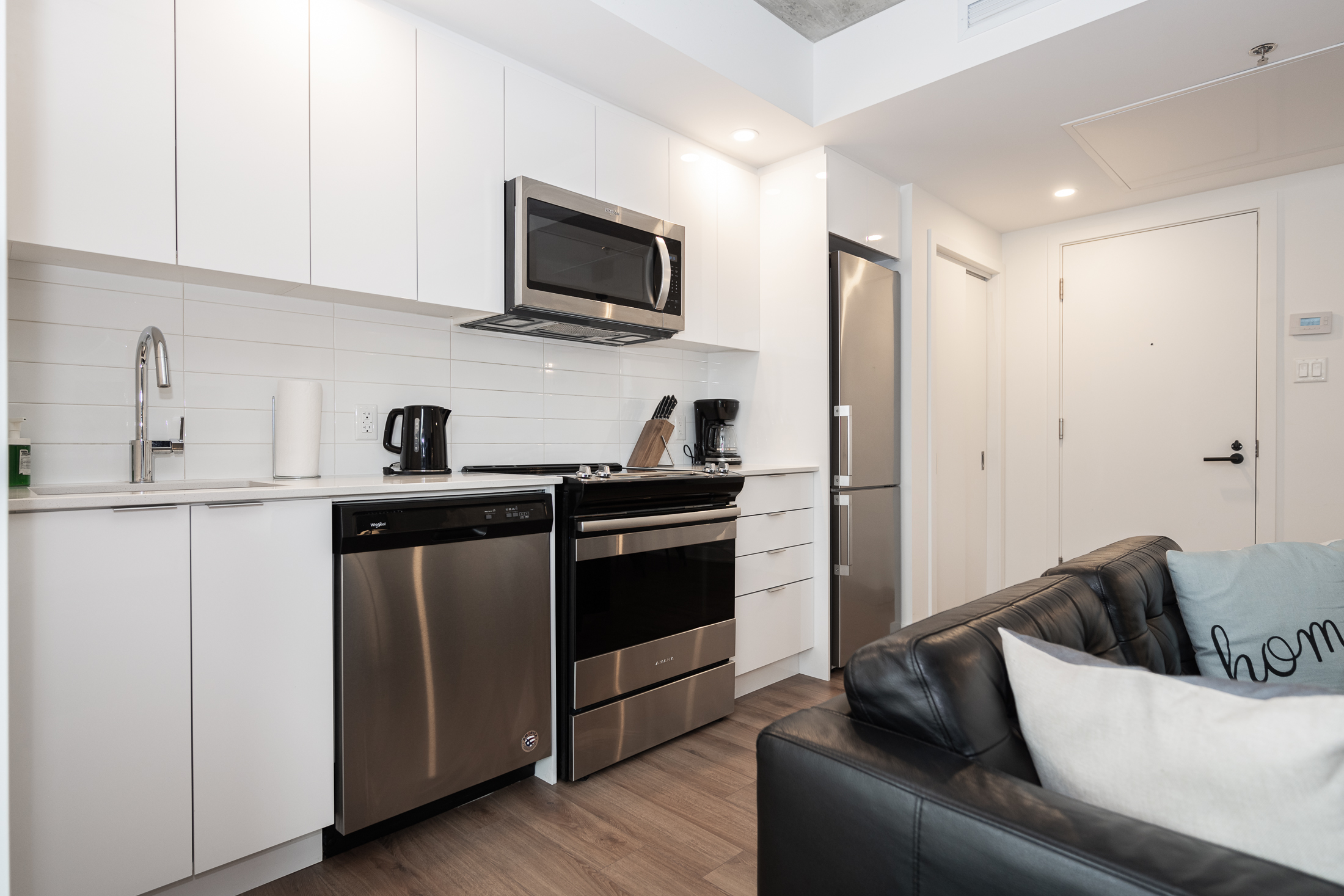 zenith__8A_kitchen_area
