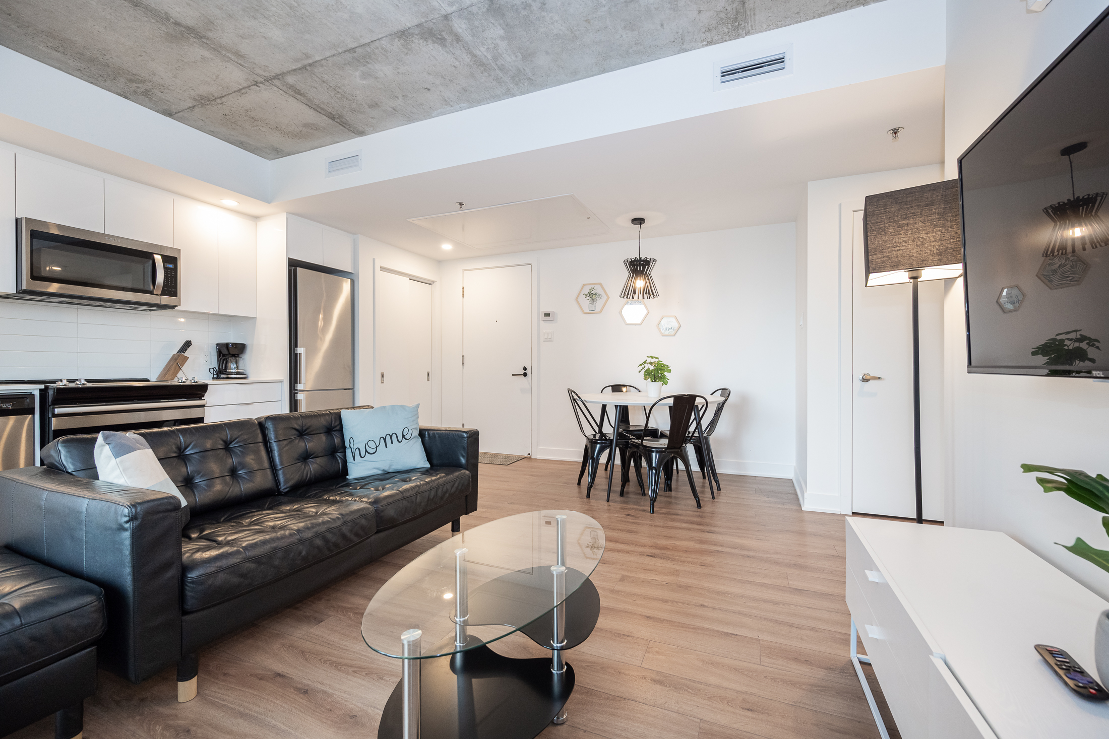 zenith__8A_living_room_sitting3